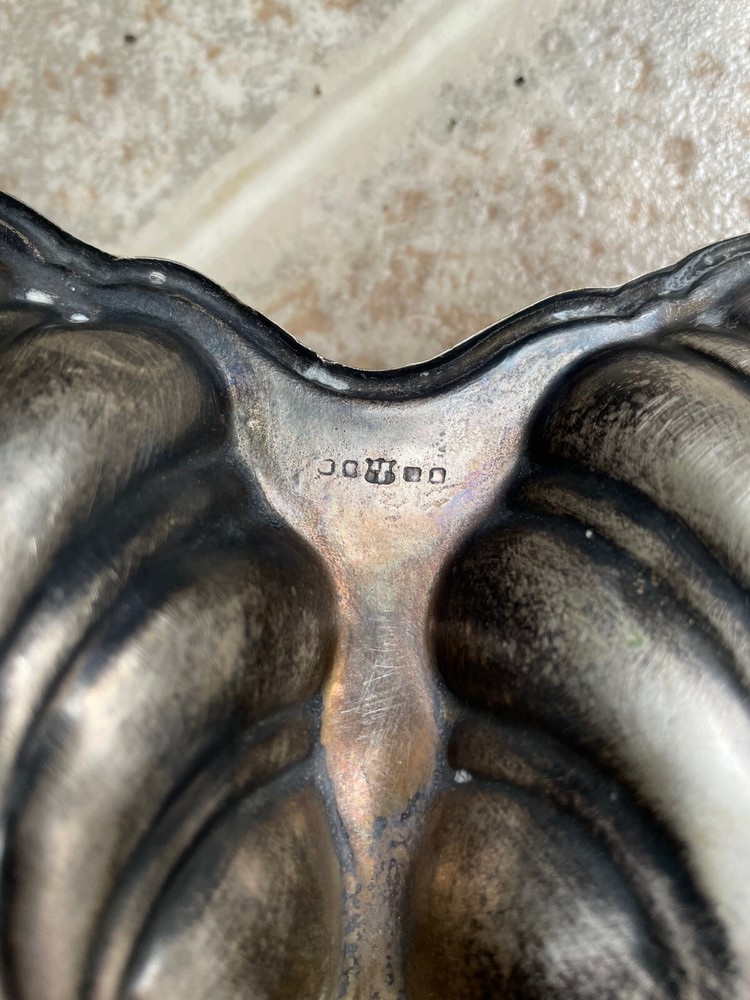 Candy Nut Dish Silver Plated Clam Shell Shaped Scalloped Loop 10"