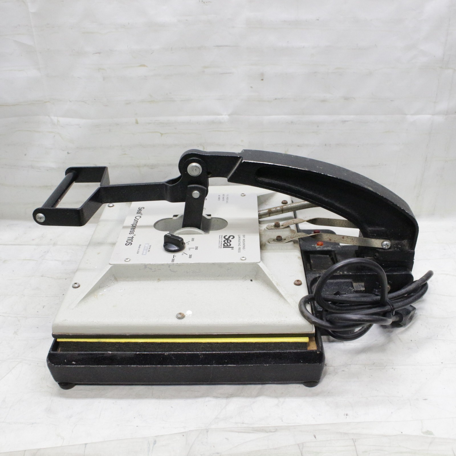 Seal Products - Seal Compress 110S Dry Mounting Laminating Press 15" x 12"