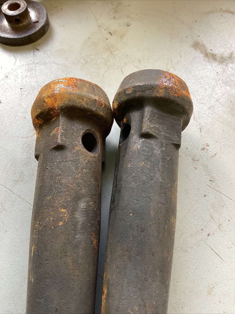2 Klein Tools 3256TT Broad Head Bull Drift Pin with Tether Hole, 1-1/16”