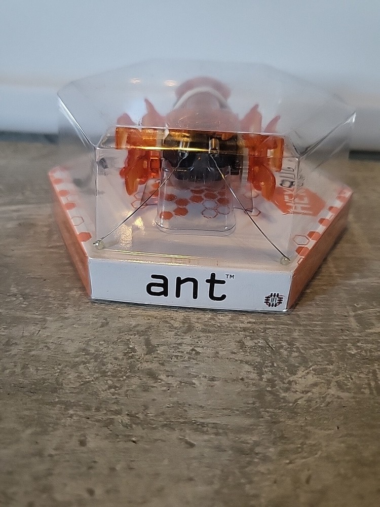 HEXBUG Ant Micro Robotic Creatures New & Sealed Reacts To Touch