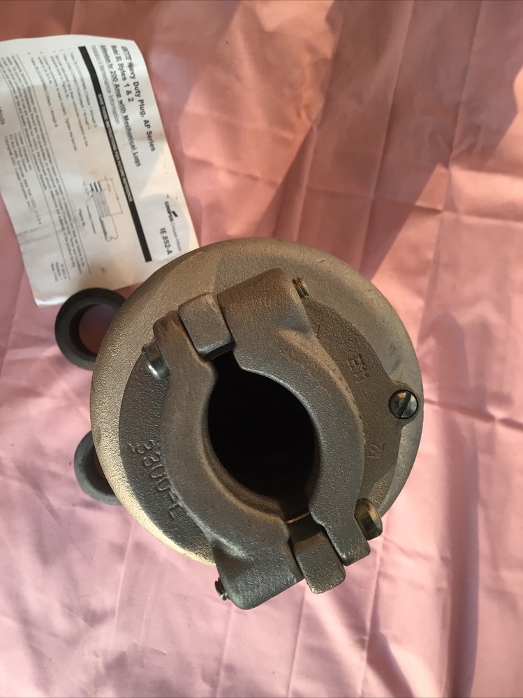 Crouse-Hinds Weatherproof Plug APL20467