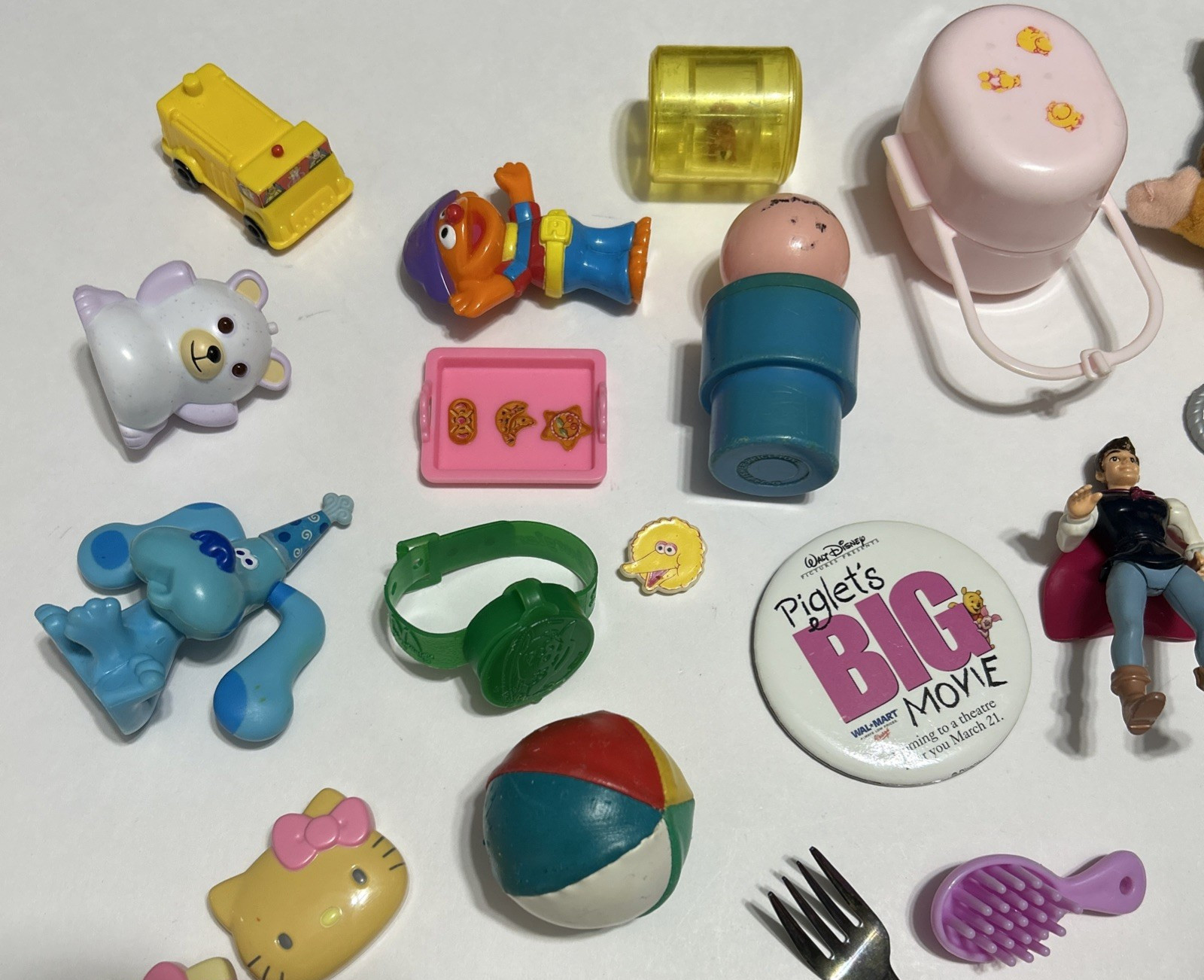 25pc VTG 90s Toy Junk Drawer Lot Elmo Ernie Farmer Hamster Raisin Happy Meal Toy