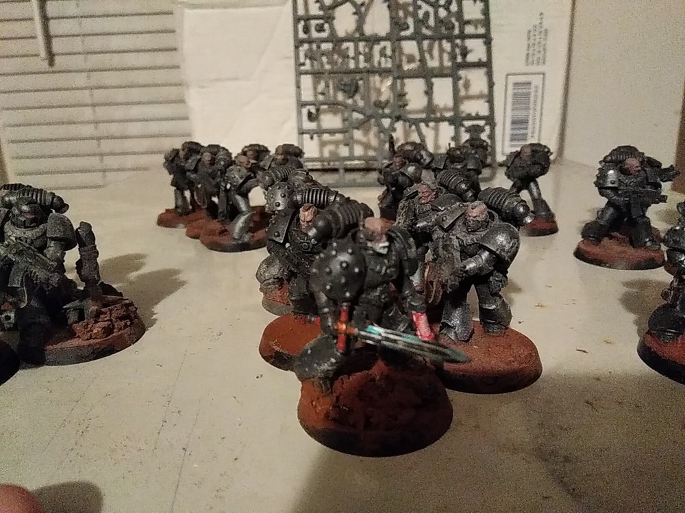 30 Mk 6 Space Marines With A Basic Steel/metallic Paint Scheme/bits Sprue