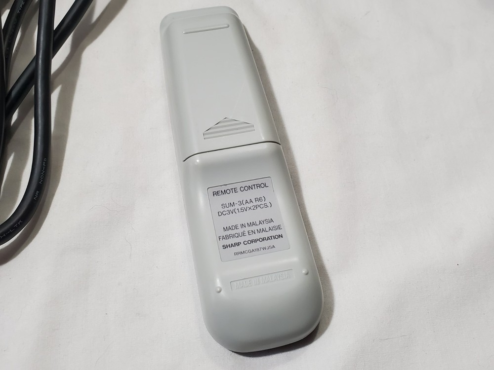 Sharp PG-B10S LCD Projector Notevision w/Case, Accessories + remote New lamp