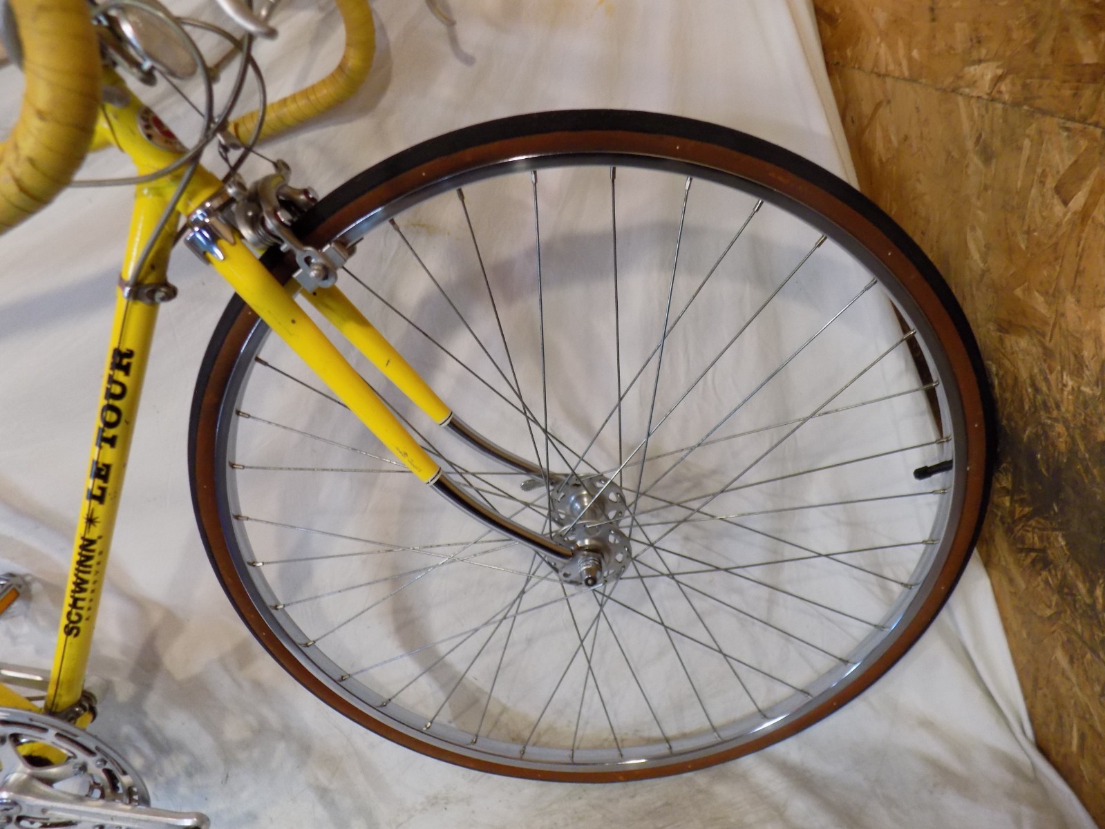 1974 SCHWINN LE TOUR MENS 10-SPEED ROAD BIKE SUPER SPORT VOYAGEUR 12 VINTAGE 74