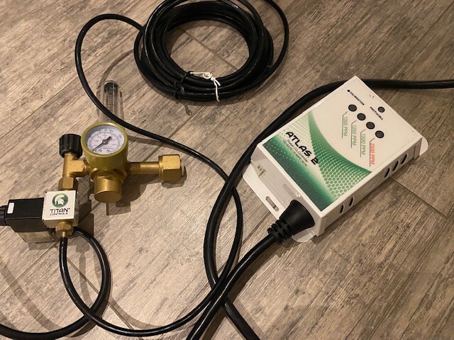 co2 regulator and controller