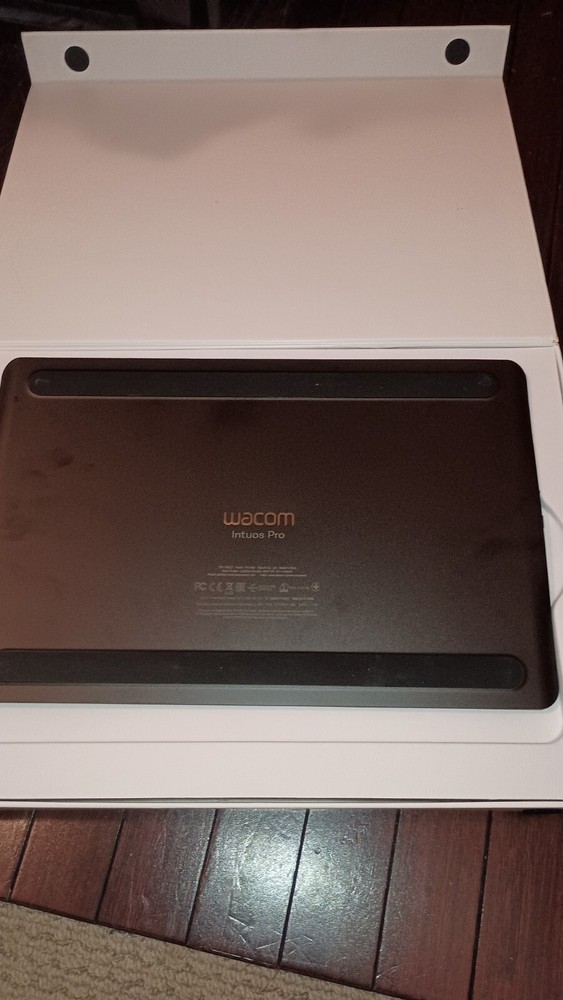 Wacom Intuos Pro Creative Pen Tablet Medium - PTH660 New Open Box
