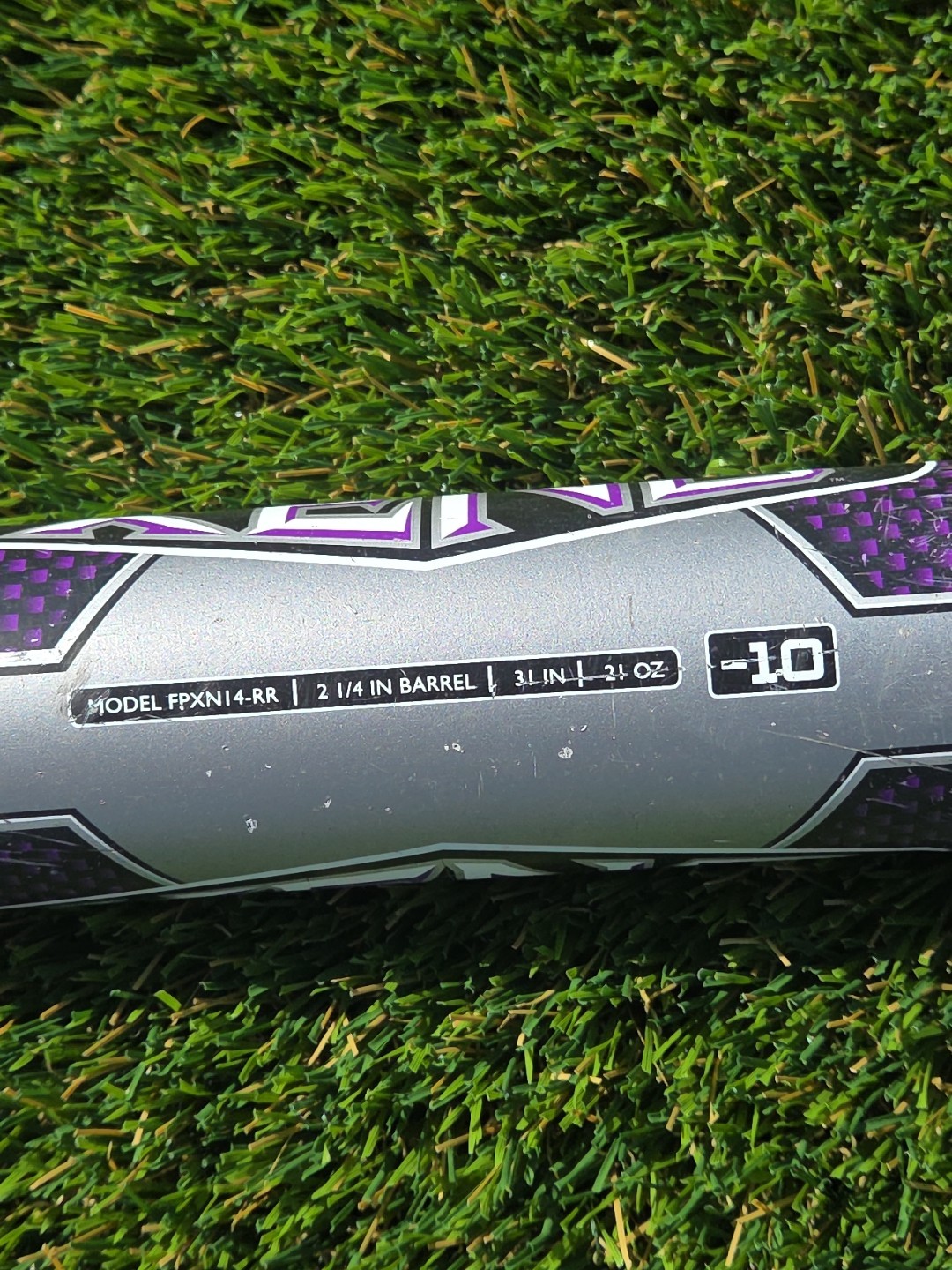 Louisville Slugger Xeno Fastpitch Softball Bat 31 in/21 oz -10 FPXN14-RR Purple