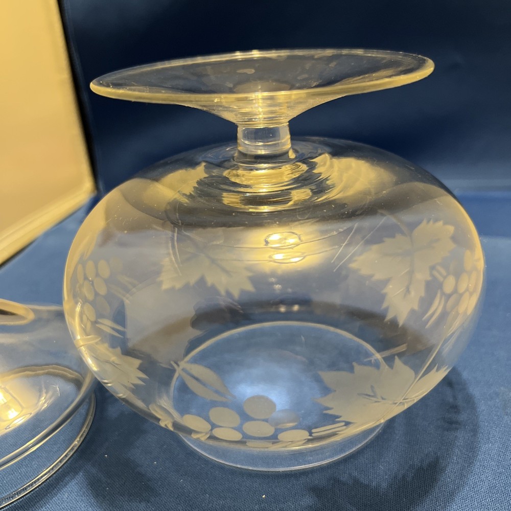Vintage Leaf & Grape Pattern Etched Candy Dish With Lid 7.5”