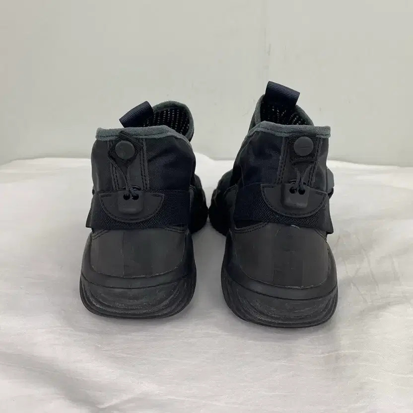 Nike Communter SE Gorpcore Sneakers 270 Official