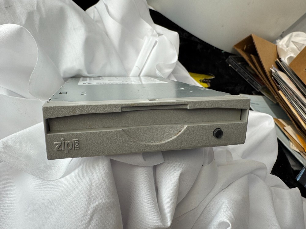 Zip Drive 100 Model Z100ATAPI