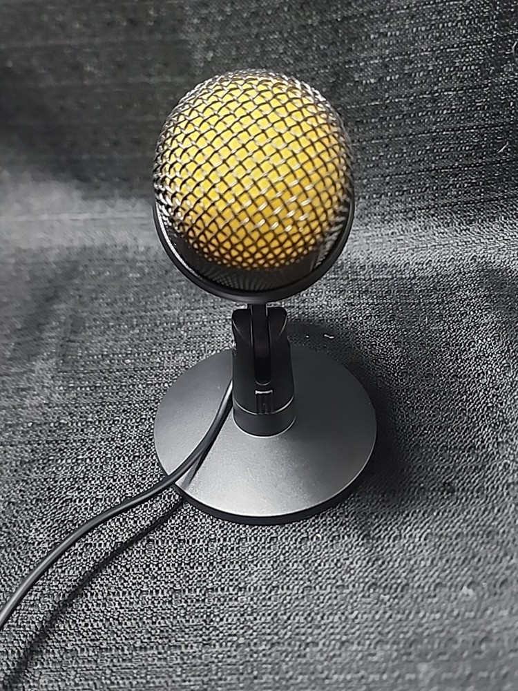 Professional LED Microphone Dynamic Recording Gaming Streaming Podcast (T40)
