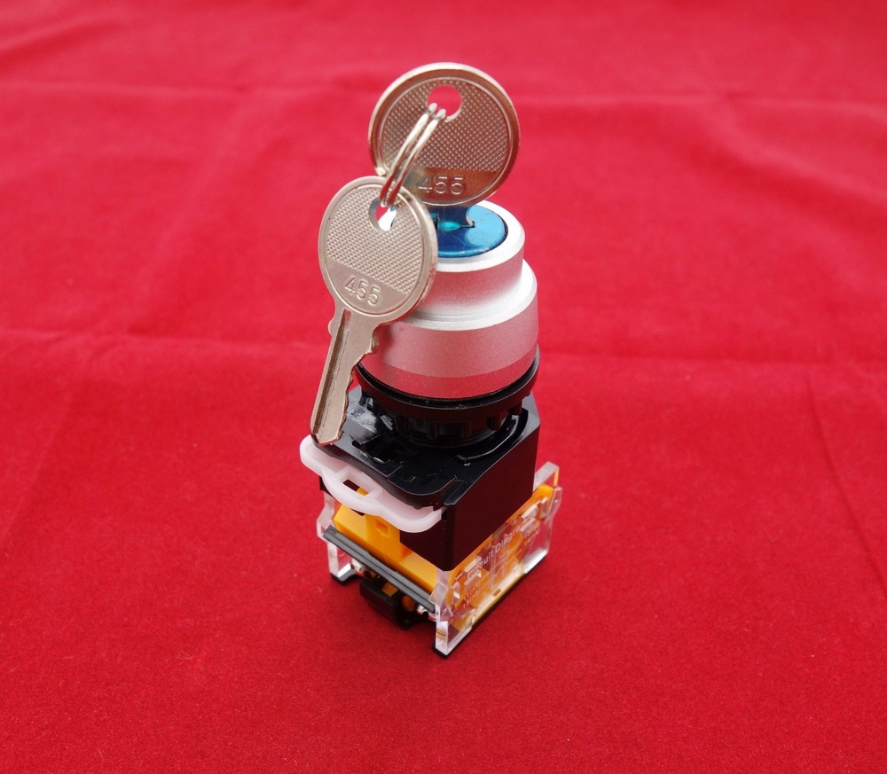 1PC Cutout 22MM Key Selector Switch 3 Position Maintained select switch LAY38/39