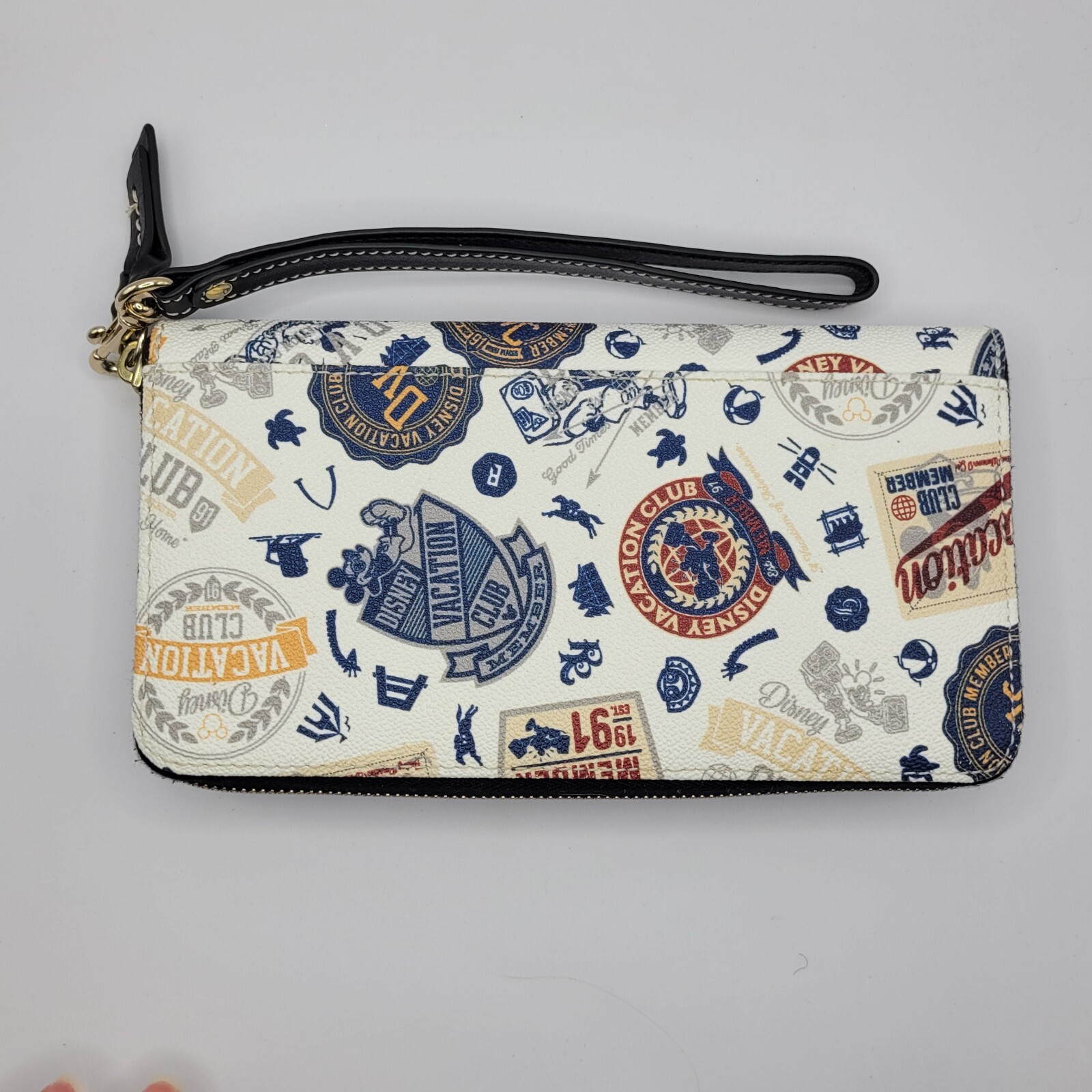 DVC Disney Vacation Club Dooney & Bourke Wallet Wristlet