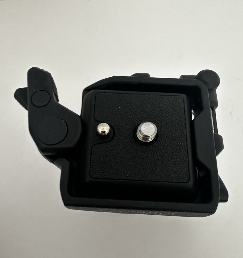 Giottos Ballhead with MH630 Quick Release Platform & MH620 Plate