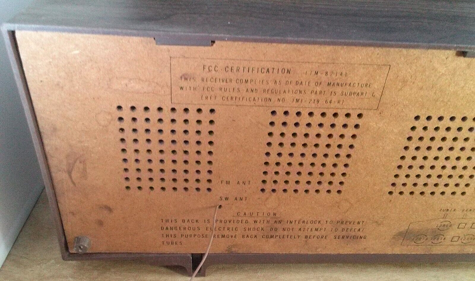 Vintage Lloyd's TM-821A High Fidelity AM/FM Tube Radio