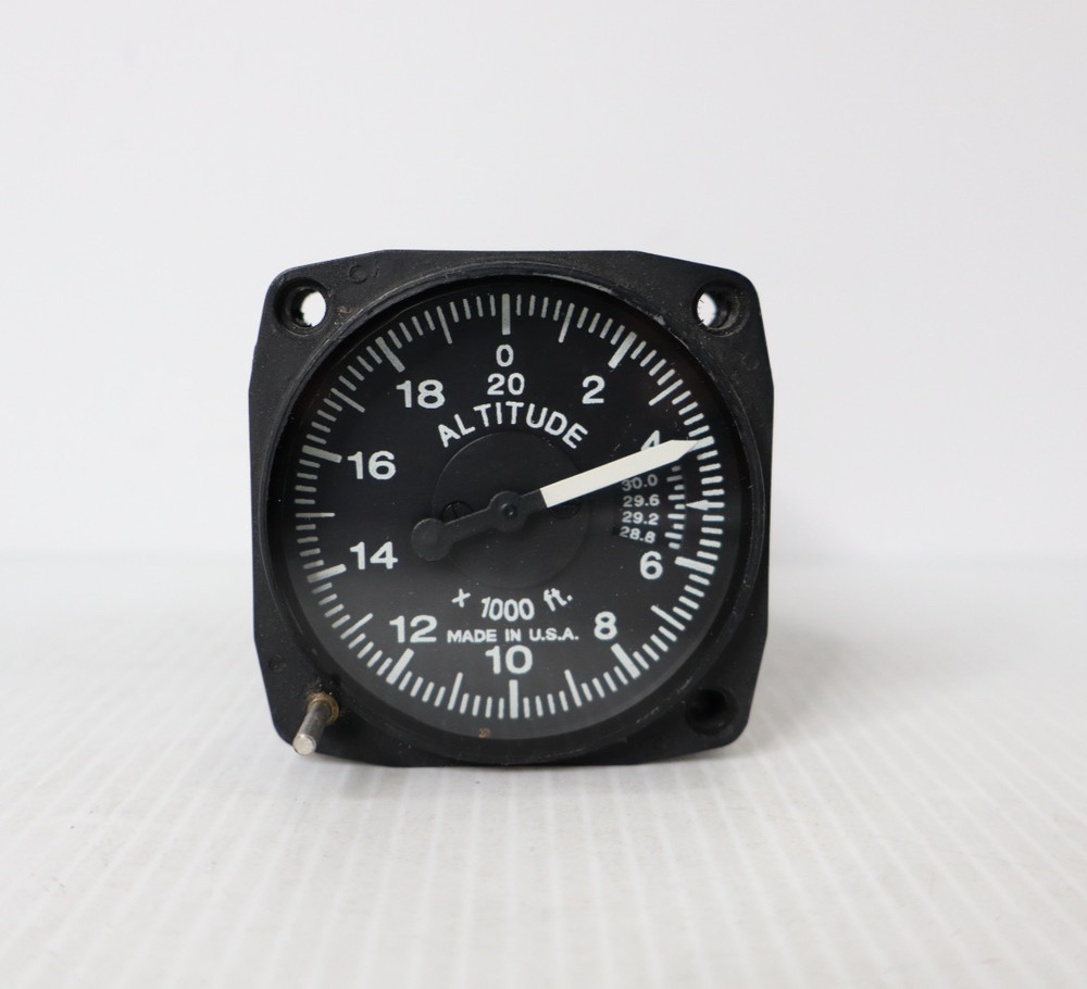 UMA 5-410-20 Altitude Indicator