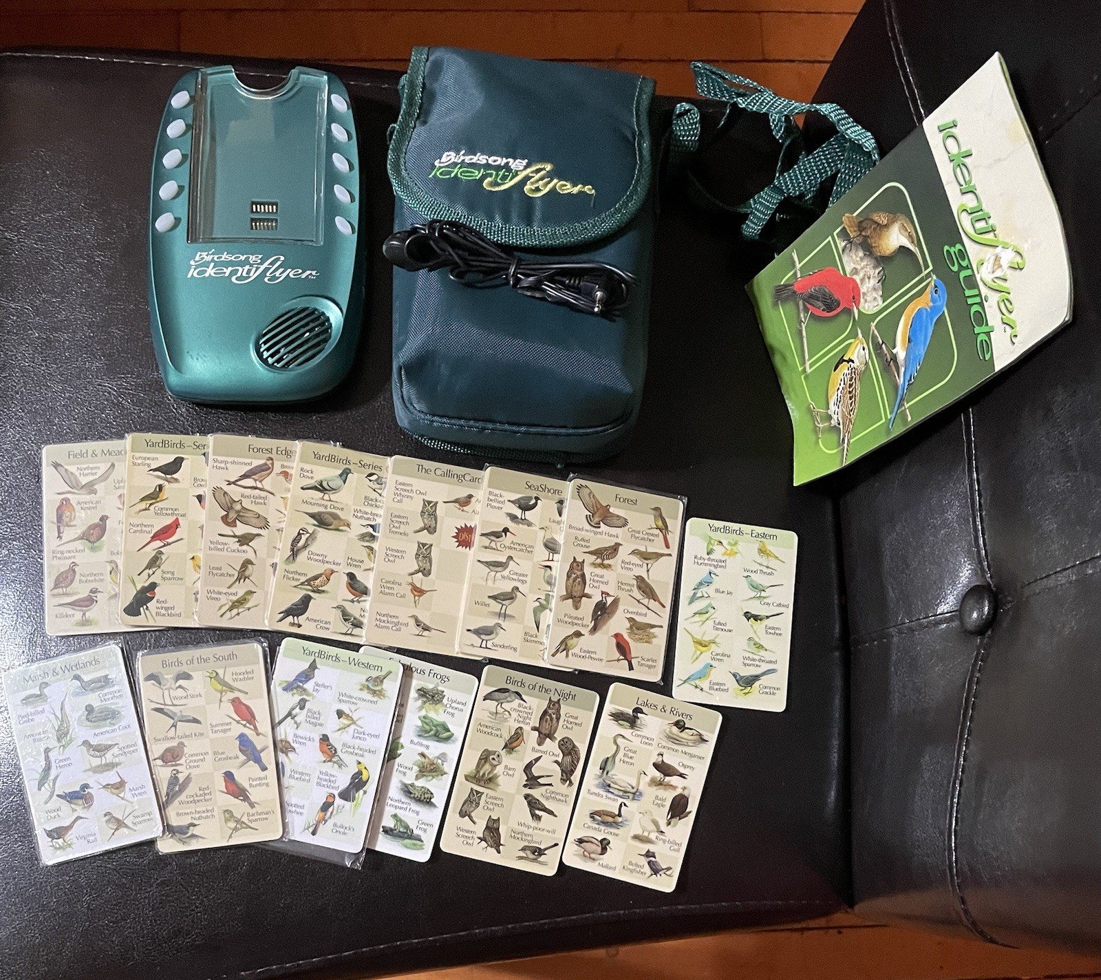 Handheld Electronic Birdsong Identiflyer,Carrying Case, 14 Song Cards,Earbud