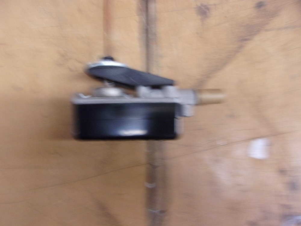 Johnson Control T3610-1002- Pneumatic low limit controller- NOS