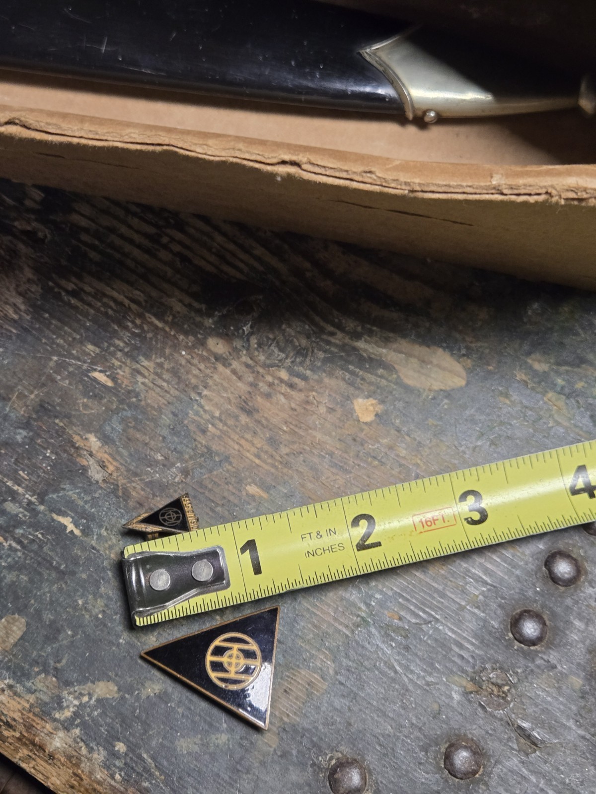 2 Vintage rare old WWII 83rd Infantry Division Thunderbolt DI Unit Crest Pin Lot