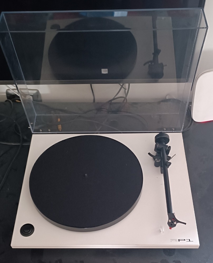 Rega Turntable RP1 Performance Pack