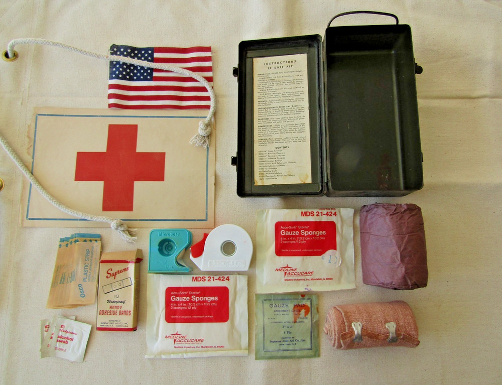 Original WWII US Army First Aid Kit