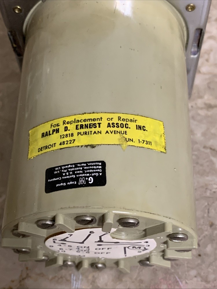 Eagle Signal Flexopulse 30 Second Timer HG100A6 120vac USED With Box