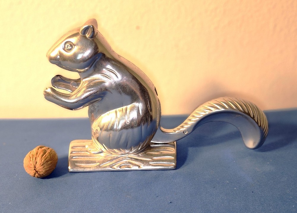 Metal Nut Crackers Realistic Squirrel Shape Walnut Opener