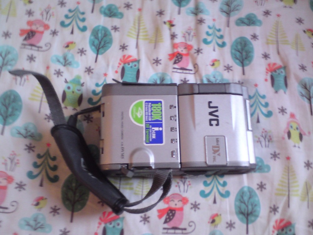 JVC Digital video camera recorder GR-DVM5 Mini DV UNTESTED,SOLD AS SEEN.