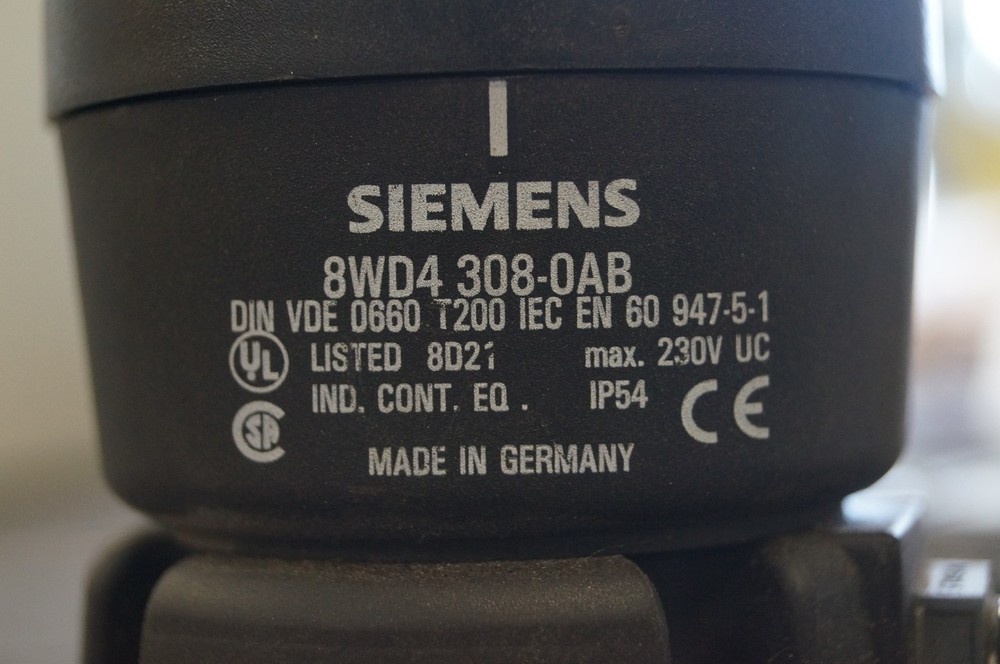 Siemens 8WD4 308-0AB Stackable Indicator Light Base and Cap