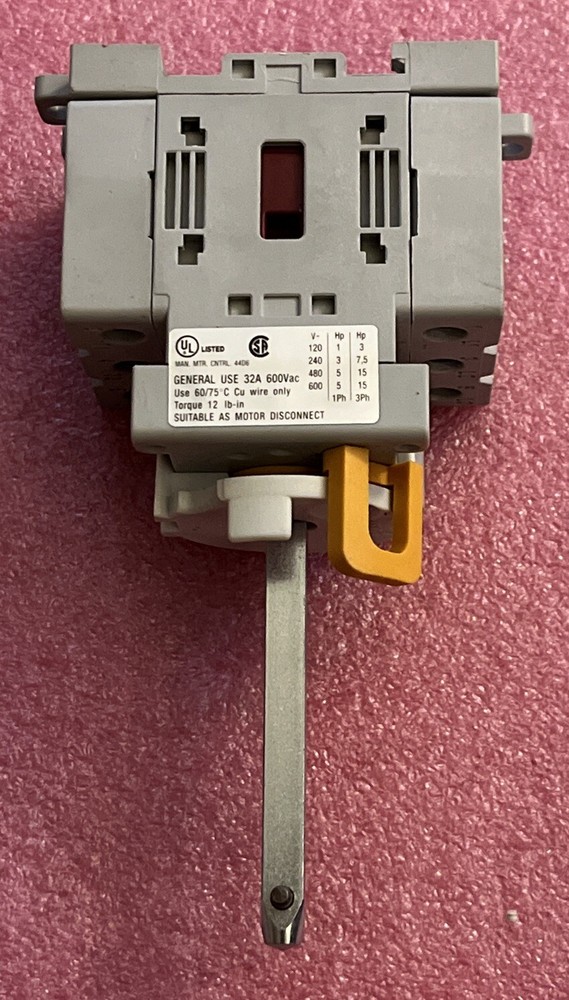 Allen Bradley 194E-A32-1753 Ser. B Switch