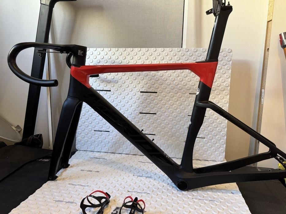 Merida Reacto 4000 - Frameset with integrated cockpit.