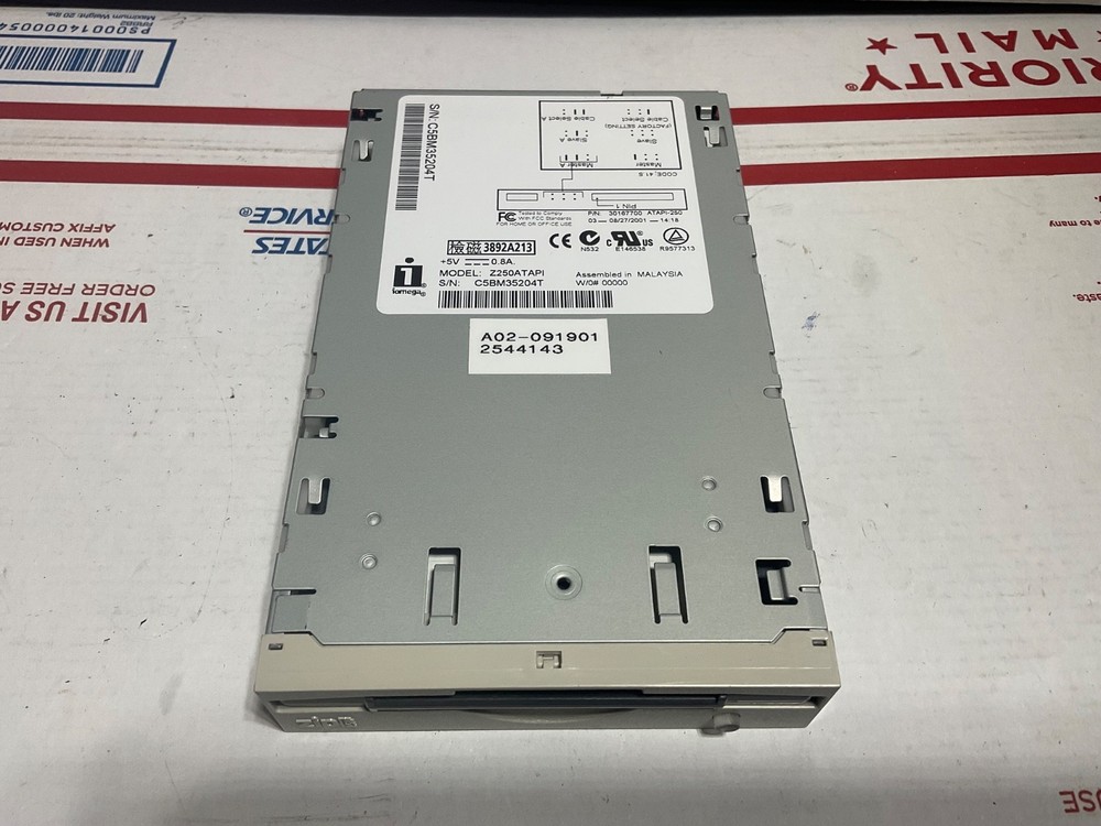 Iomega 250MB Zip Drive 3.5" Internal IDE Z250ATAPI - Untested