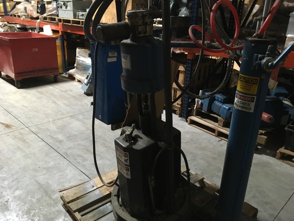 HI-Melt adhesive machine, with HI-Stat controls