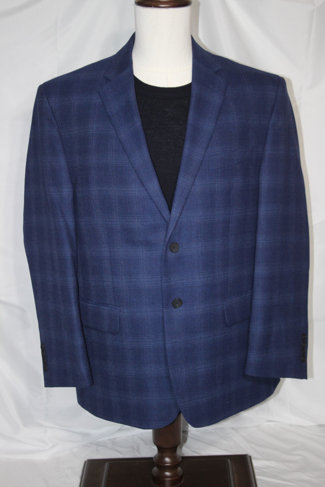 JOS A BANK 44S Traveler Blue Plaid Tailored Fit 2-Button Sport Coat