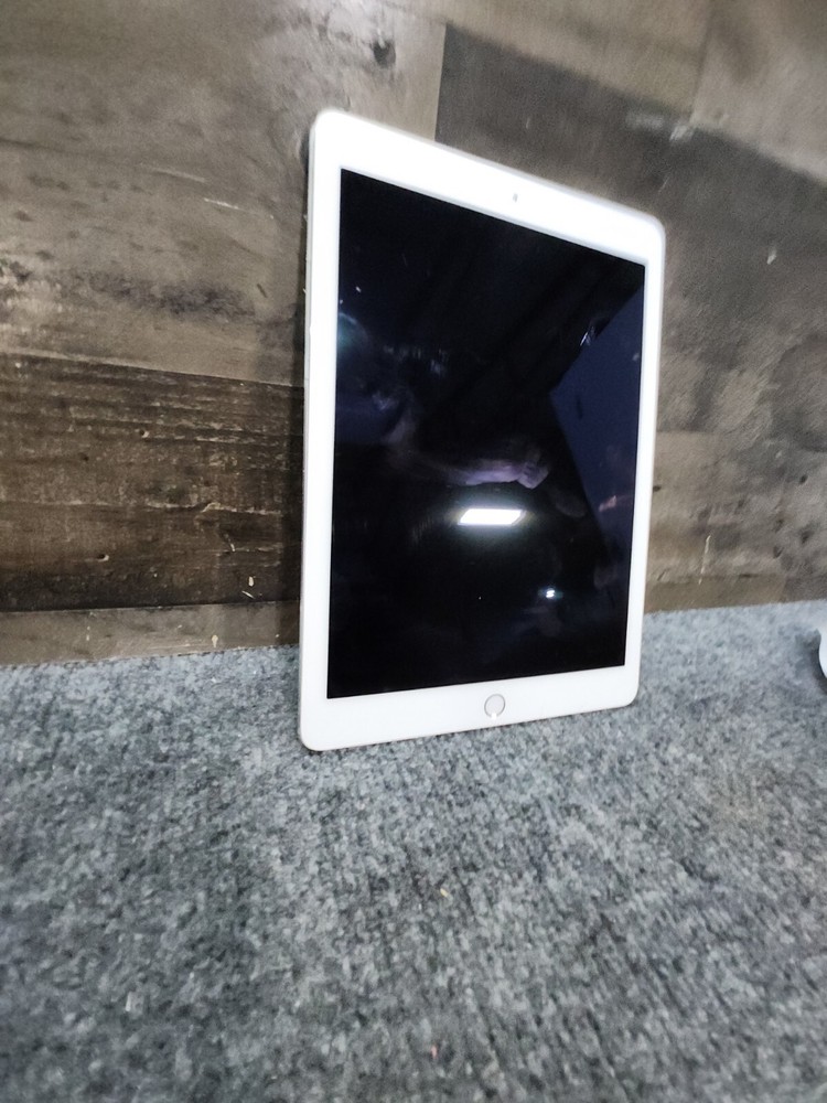 APPLE IPAD MODEL A1556 Needs Passcode Bad Battery