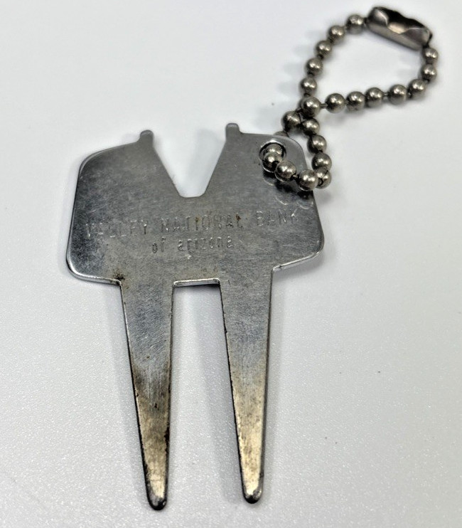 7 Golf Divot Tools And 1 Bag Tag
