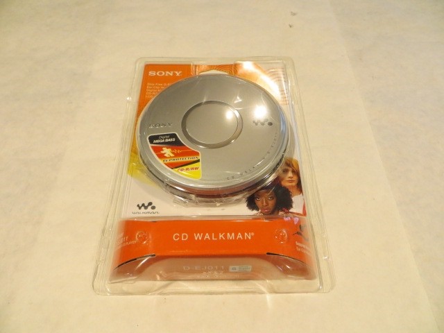 NOS Sony CD Walkman D-EJ011 - Never Opened