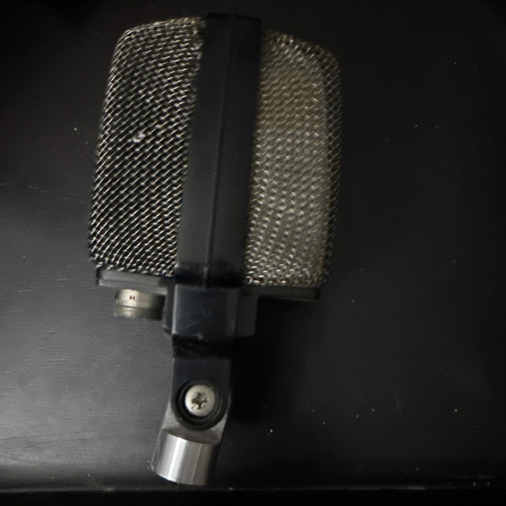 Vintage Realistic Dynamic Microphone 33-989 Cardioid