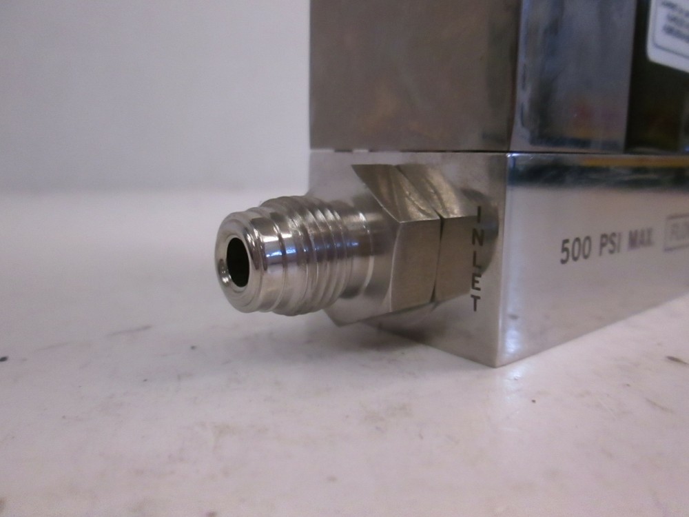 Unit UFC-1500A Mass Flow Controller, Gas-CCL3F, 1 SLM