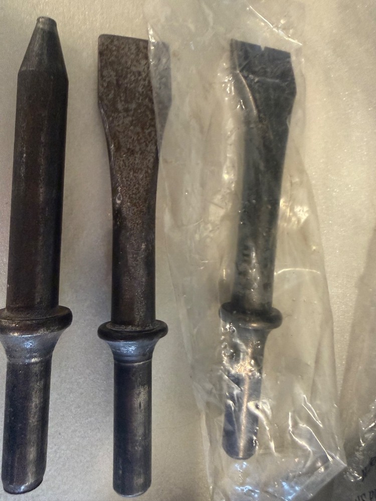 new central pneumatic air hammer chisel new 92037 with bits tools