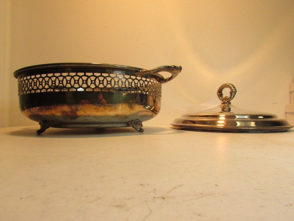Vintage Sheffield silverplate pedestal 2 QT serving dish w/Pyrex insert