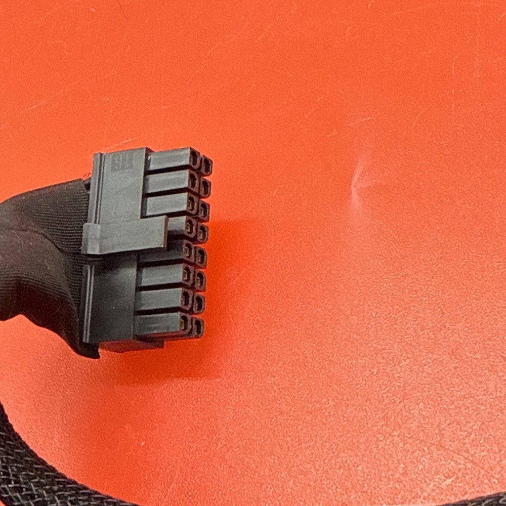 IBM 00FX686 N46445 SAS Backplane Power Cable