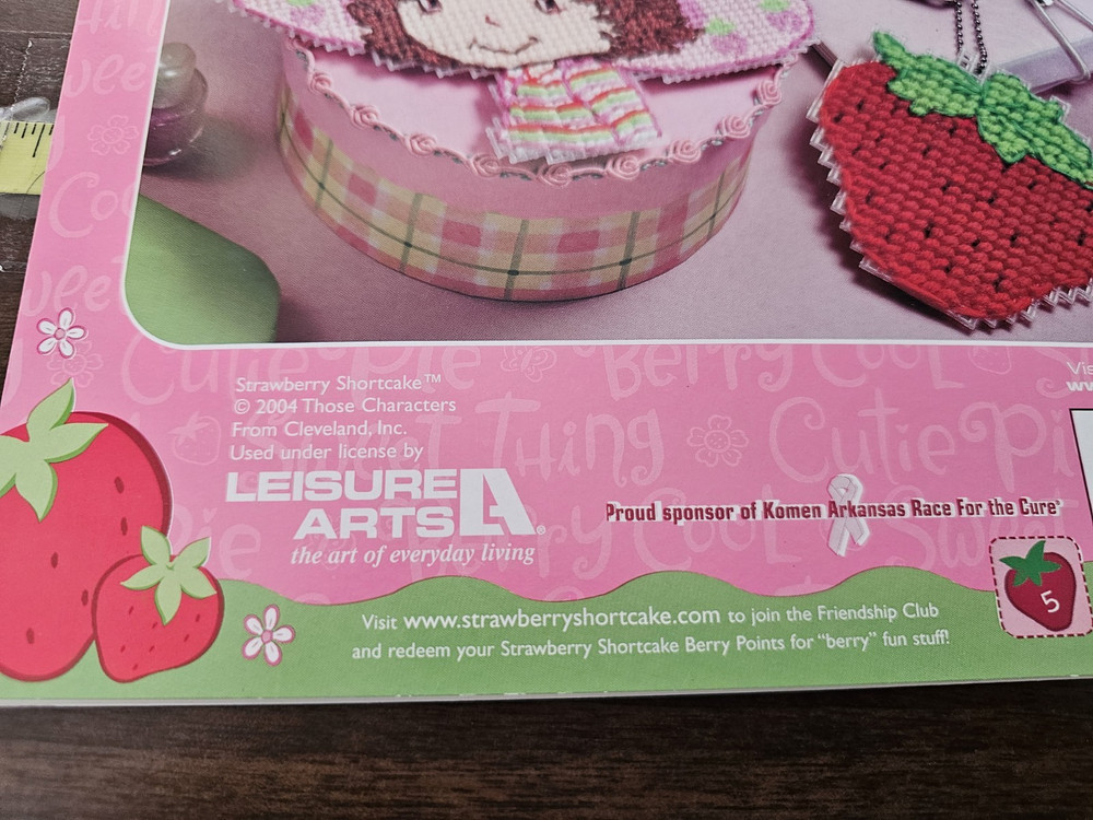 Strawberry Shortcake Frames & Keepsakes Booklet Plastic Canvas Craft Patterns