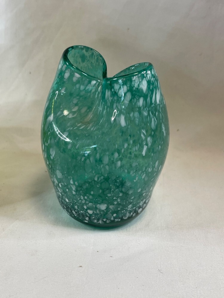 2 blown speckled bud Vases 5441