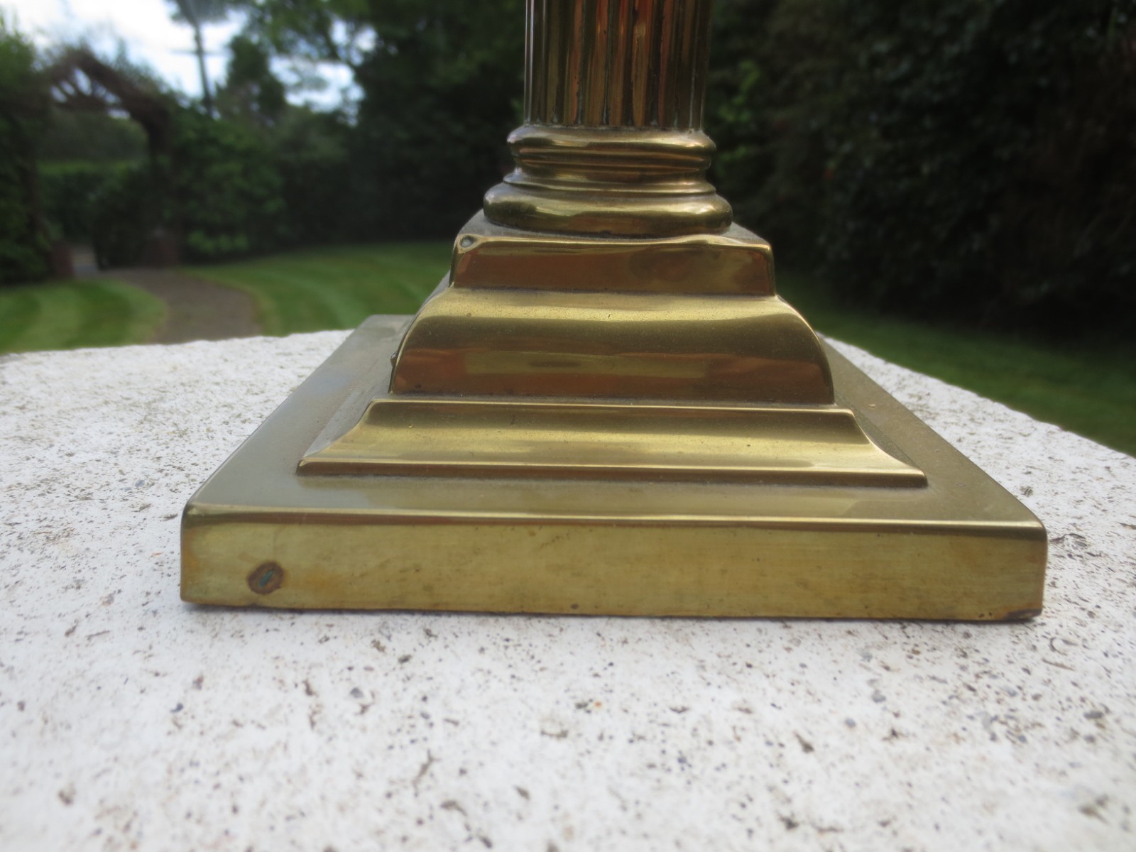 Antique Brass Corinthian Column Oil Lamp Brass 12" In Height