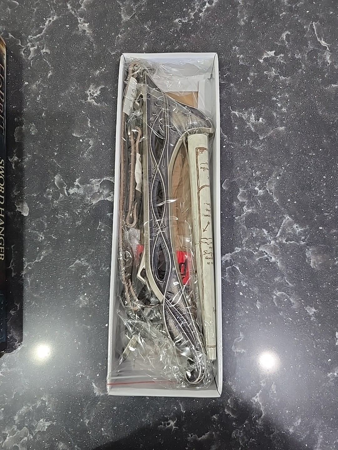 Hobbit Lord of the Rings United Cutlery Elven Sword Hanger of Thranduil (UC3168)