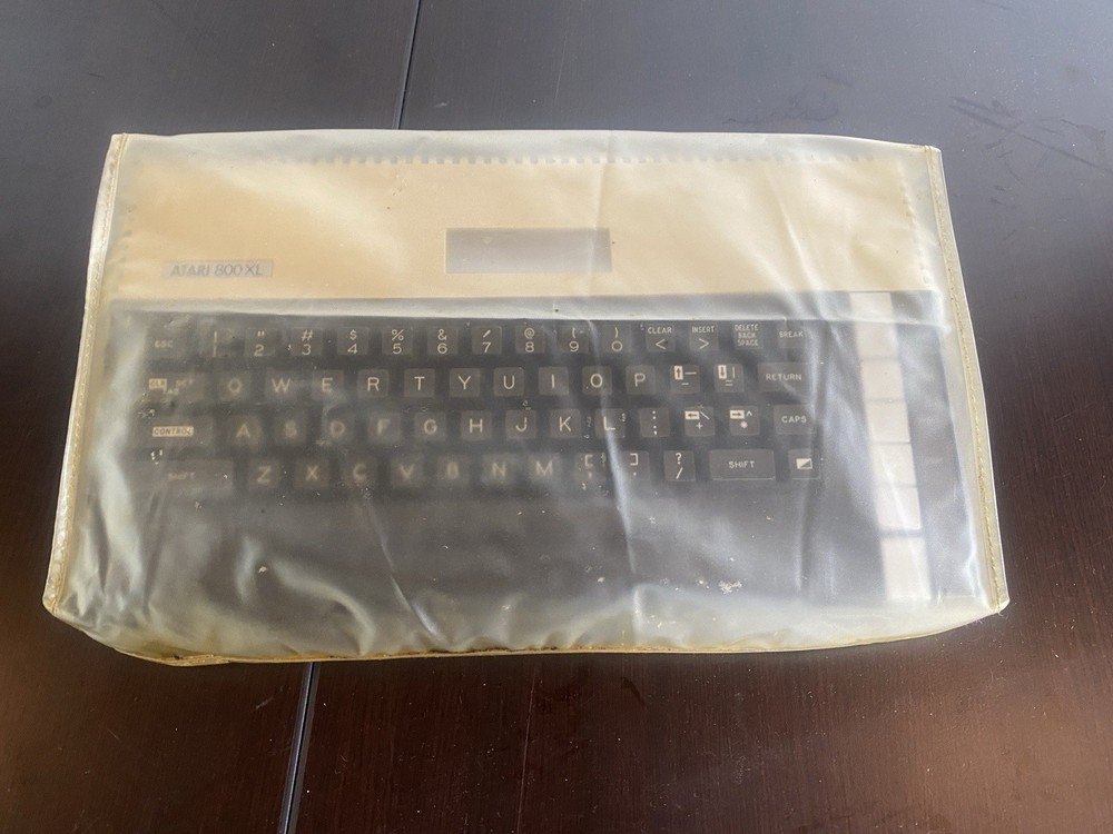 Vintage Retro Atari 800XL Computer - Tested & Working!