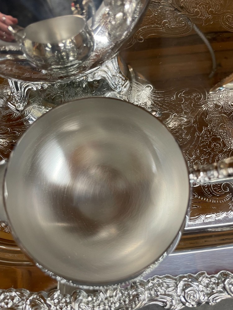 VINTAGE ONEIDA 5 PIECE TEA SET, IN AMAZING CONDITION