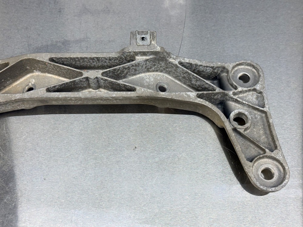 06-13 BMW E90 E82 E92 335i Automatic Transmission Mount Bracket Support OEM